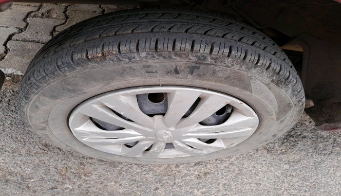 2015 Datsun Go Plus T, Petrol, Manual, 76,496 km, tyre