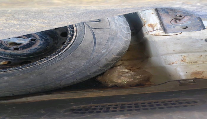 2011 Hyundai i20 MAGNA 1.2, Petrol, Manual, 1,34,075 km, tyre