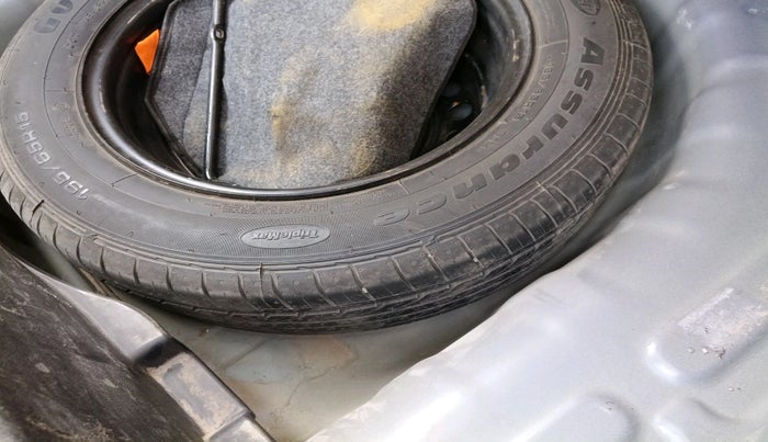 2020 Hyundai VENUE SX 1.5 CRDI, Diesel, Manual, 1,55,271 km, tyre