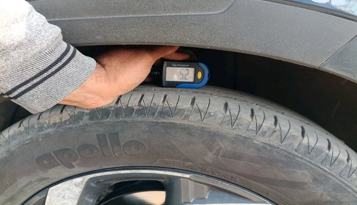 2020 Hyundai VENUE SX 1.5 CRDI, Diesel, Manual, 1,55,271 km, tyre