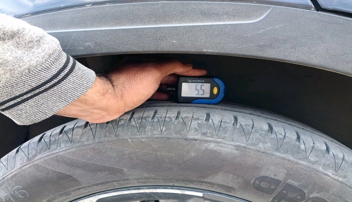 2020 Hyundai VENUE SX 1.5 CRDI, Diesel, Manual, 1,55,271 km, tyre