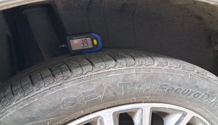 2017 Maruti Dzire ZXI PLUS, Petrol, Manual, 1,08,788 km, tyre