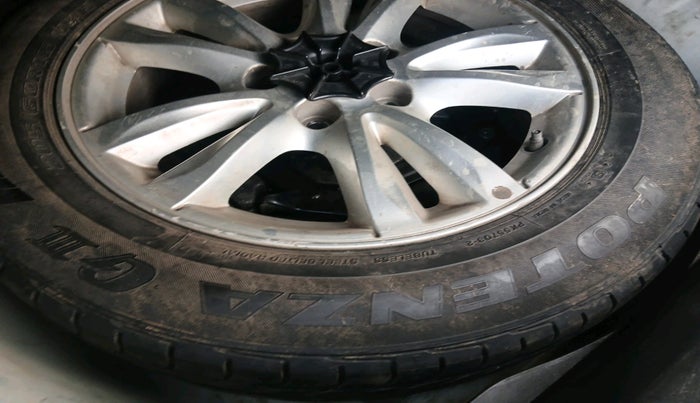 2014 Chevrolet Cruze LTZ, Diesel, Manual, 1,55,134 km, tyre