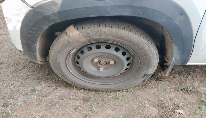 2020 Renault Kwid RXT 1.0 AMT (O), Petrol, Automatic, 46,093 km, tyre