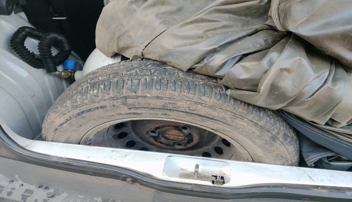 2020 Renault Kwid RXT 1.0 AMT (O), Petrol, Automatic, 46,093 km, tyre