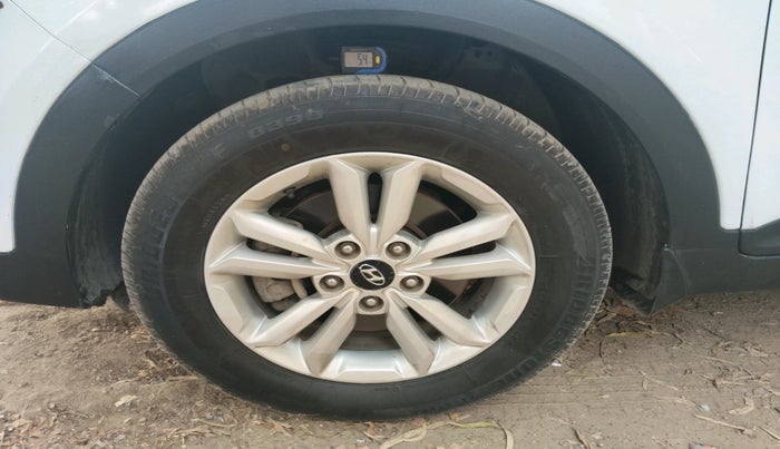 2018 Hyundai Creta SX PLUS 1.6 DIESEL, Diesel, Manual, 2,20,015 km, tyre