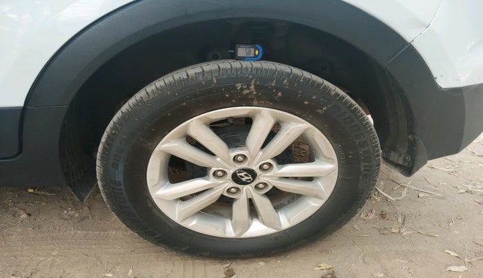 2018 Hyundai Creta SX PLUS 1.6 DIESEL, Diesel, Manual, 2,20,015 km, tyre