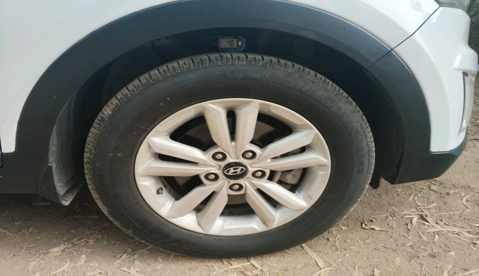 2018 Hyundai Creta SX PLUS 1.6 DIESEL, Diesel, Manual, 2,20,015 km, tyre