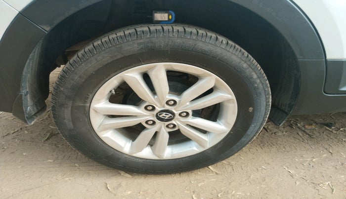 2018 Hyundai Creta SX PLUS 1.6 DIESEL, Diesel, Manual, 2,20,015 km, tyre