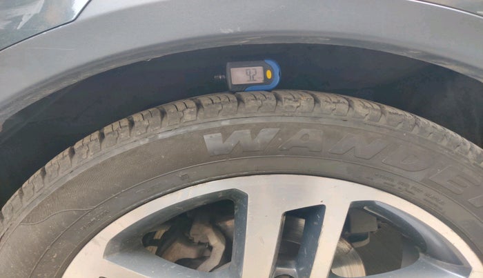 2017 Tata Hexa XT 4X2 7 STR, Diesel, Manual, 1,48,951 km, tyre