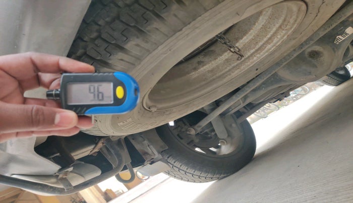 2017 Tata Hexa XT 4X2 7 STR, Diesel, Manual, 1,48,951 km, tyre