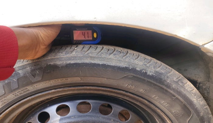 2014 Honda Amaze 1.5L I-DTEC S, Diesel, Manual, 2,39,107 km, tyre