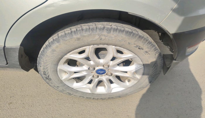 2013 Ford Ecosport TITANIUM 1.5L DIESEL, Diesel, Manual, 1,05,522 km, tyre