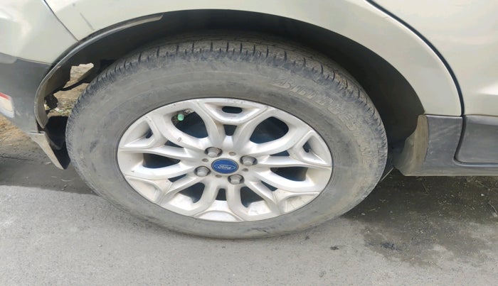 2013 Ford Ecosport TITANIUM 1.5L DIESEL, Diesel, Manual, 1,05,522 km, tyre