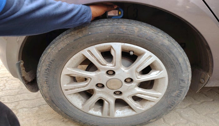 2016 Tata Tiago XZ PETROL, Petrol, Manual, 26,768 km, tyre