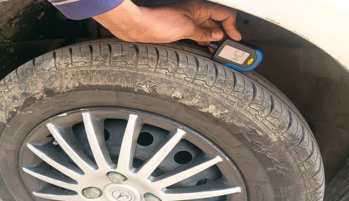 2016 Maruti Swift Dzire VDI, Diesel, Manual, 90,453 km, tyre