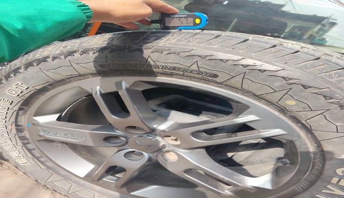 2023 Mahindra Thar LX HARD TOP 4WD MT, Diesel, Manual, 19,055 km, tyre