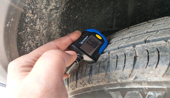 2024 Maruti FRONX ZETA 1.0L TURBO 6 AT, Petrol, Automatic, 1,040 km, tyre