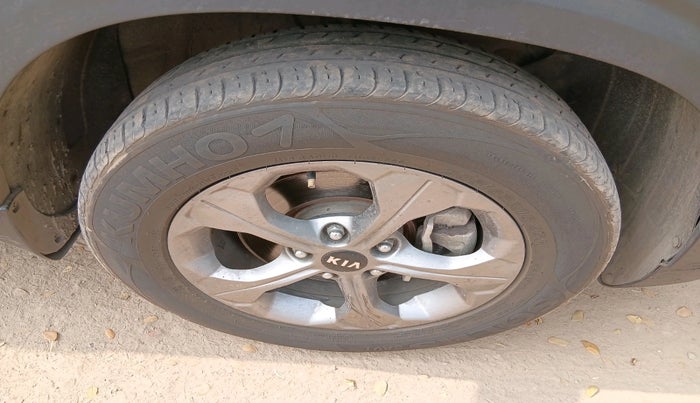 2020 KIA SELTOS HTK PLUS 1.5, Petrol, Manual, 67,117 km, tyre