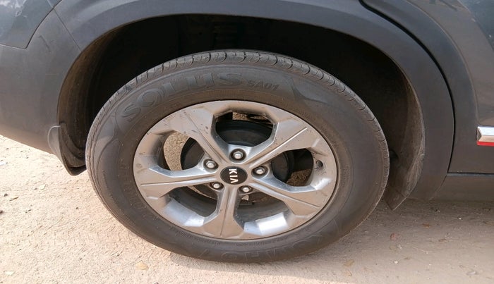 2020 KIA SELTOS HTK PLUS 1.5, Petrol, Manual, 67,117 km, tyre