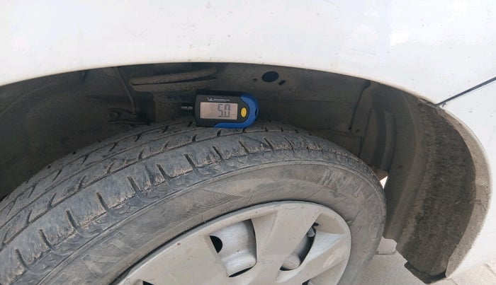 2013 Maruti Wagon R 1.0 LXI, Petrol, Manual, 1,40,827 km, tyre