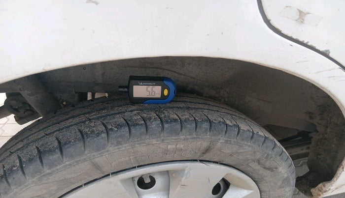 2013 Maruti Wagon R 1.0 LXI, Petrol, Manual, 1,40,827 km, tyre