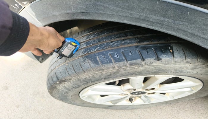 2016 Hyundai Creta SX PLUS 1.6 PETROL, Petrol, Manual, 1,18,799 km, tyre