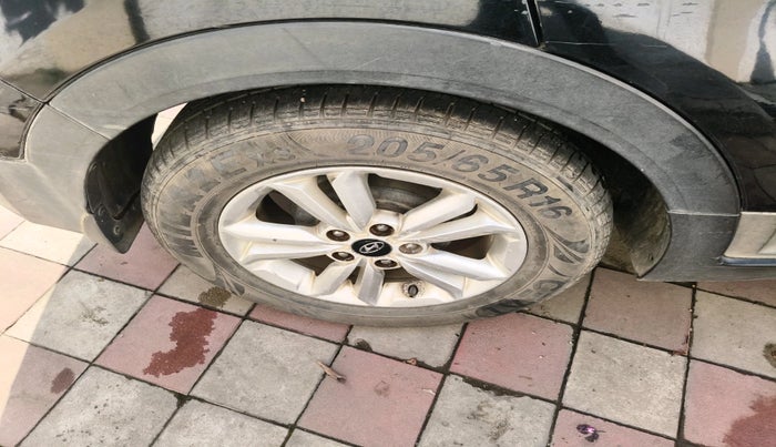 2016 Hyundai Creta SX PLUS 1.6 PETROL, Petrol, Manual, 1,18,799 km, tyre