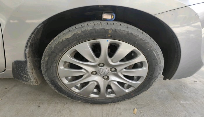 2017 Maruti Baleno ZETA PETROL 1.2, Petrol, Manual, 30,489 km, tyre