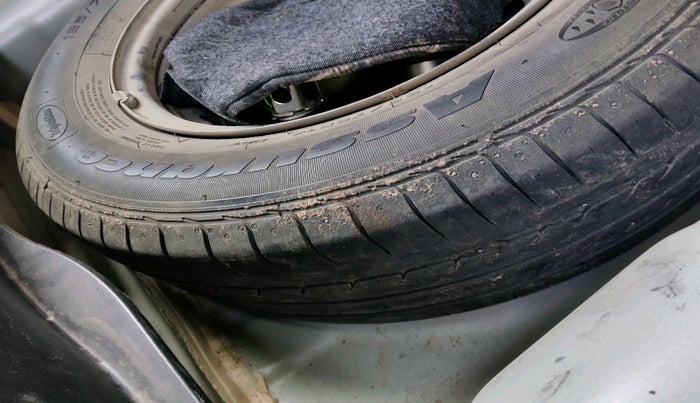 2014 Hyundai Elite i20 SPORTZ 1.2, Petrol, Manual, 1,42,390 km, tyre