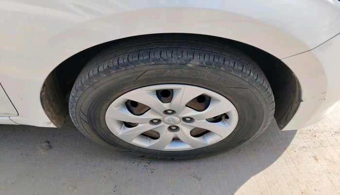 2014 Hyundai Elite i20 SPORTZ 1.2, Petrol, Manual, 1,42,390 km, tyre