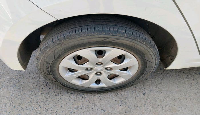 2014 Hyundai Elite i20 SPORTZ 1.2, Petrol, Manual, 1,42,390 km, tyre