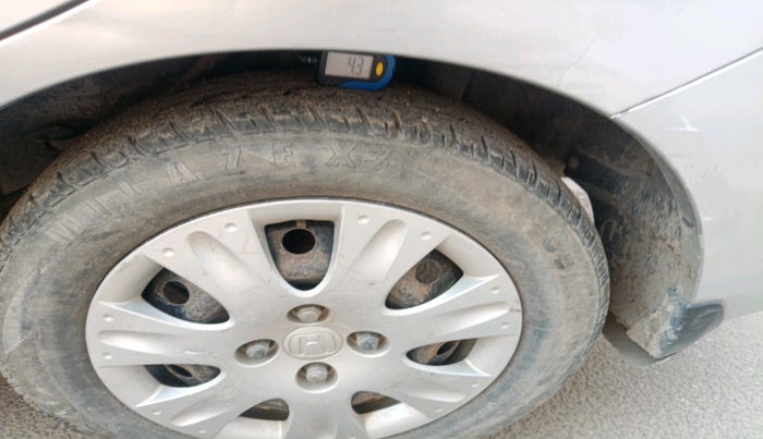 2014 Honda Amaze 1.2L I-VTEC S, Petrol, Manual, 75,327 km, tyre