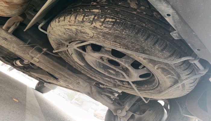 2015 Renault Duster RXE PETROL, Petrol, Manual, 41,599 km, tyre