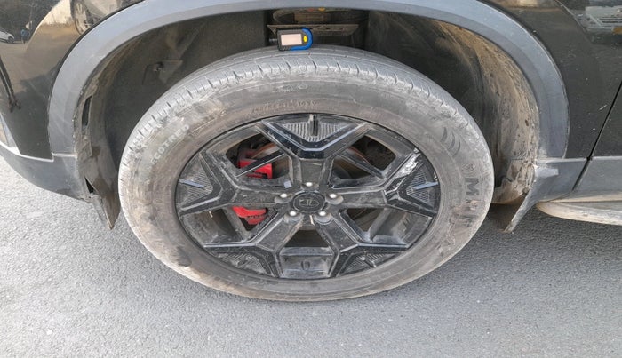 2024 Tata Harrier FEARLESS PLUS DARK EDITION AT, Diesel, Automatic, 16,278 km, tyre