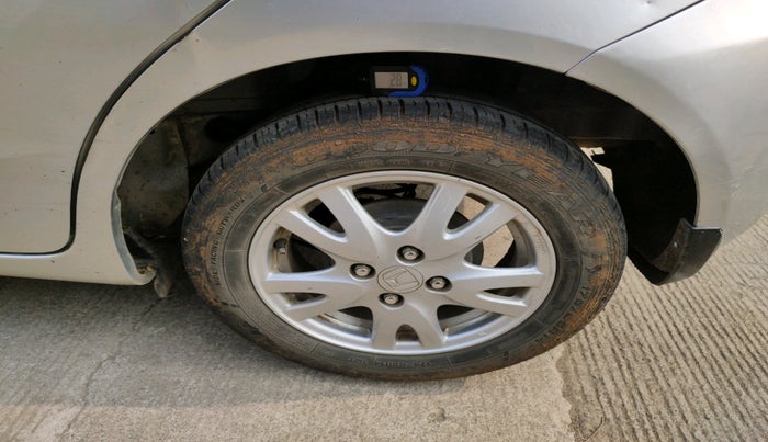 2017 Honda Brio VX MT, Petrol, Manual, 48,141 km, tyre