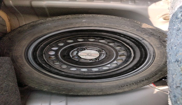 2017 Honda Brio VX MT, Petrol, Manual, 48,141 km, tyre