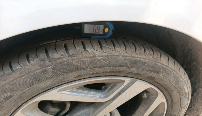 2020 Hyundai AURA SX PLUS 1.2 AMT, Petrol, Automatic, 50,471 km, tyre