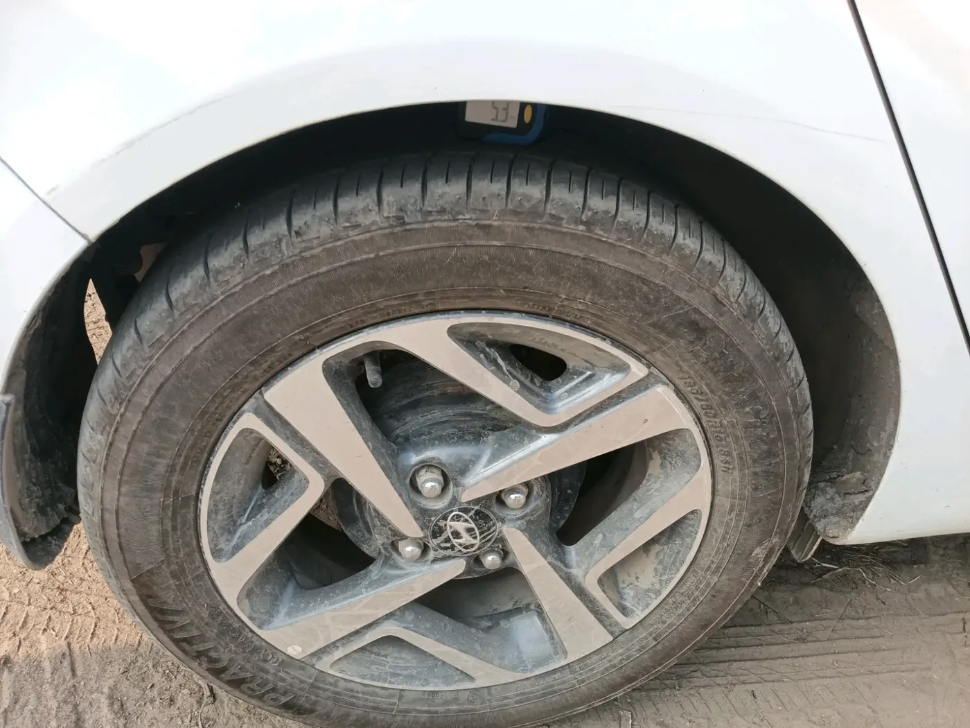 2020 Hyundai AURA SX PLUS 1.2 AMT, Petrol, Automatic, 50,471 km, tyre