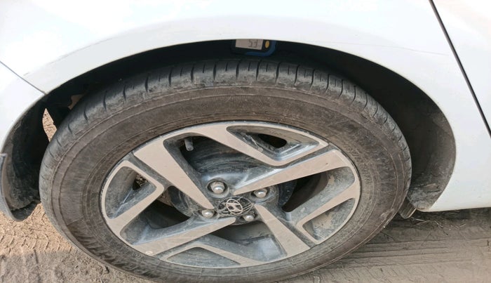 2020 Hyundai AURA SX PLUS 1.2 AMT, Petrol, Automatic, 50,471 km, tyre