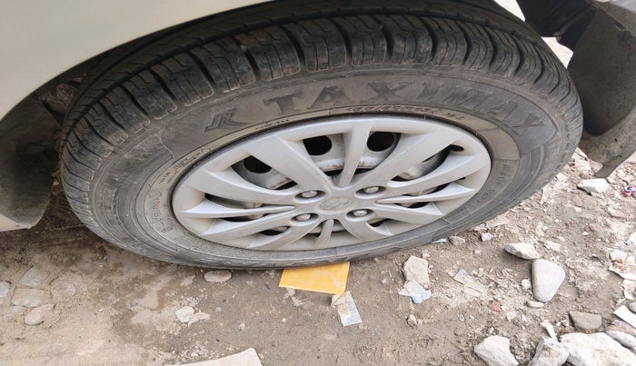 2012 Hyundai i10 ERA 1.1 LPG, Petrol, Manual, 1,10,383 km, tyre