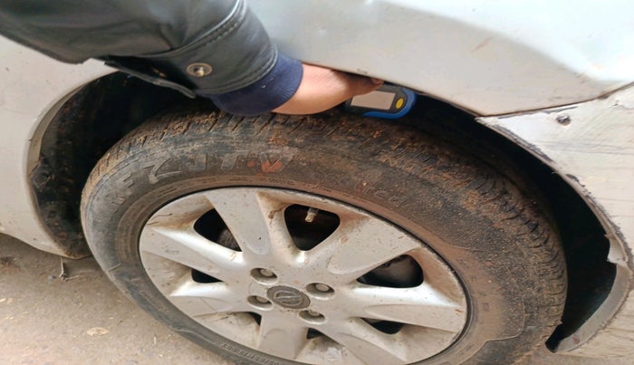 2012 Nissan Micra XV DIESEL, Diesel, Manual, 1,33,949 km, tyre