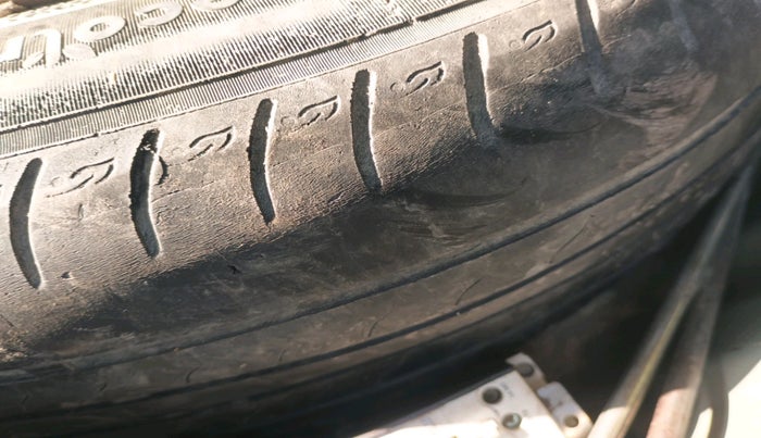 2018 Maruti S Cross ZETA 1.3, Diesel, Manual, 1,01,818 km, tyre