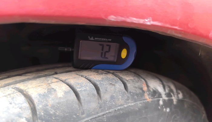 2009 Hyundai i10 MAGNA 1.2 AT, Petrol, Automatic, 1,04,991 km, tyre