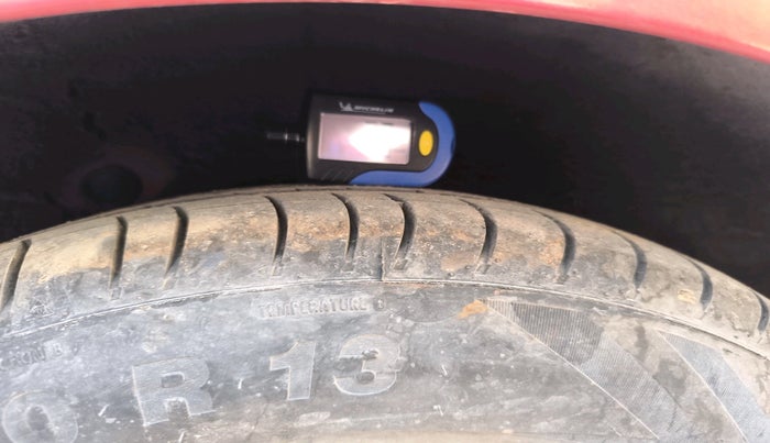 2009 Hyundai i10 MAGNA 1.2 AT, Petrol, Automatic, 1,04,991 km, tyre