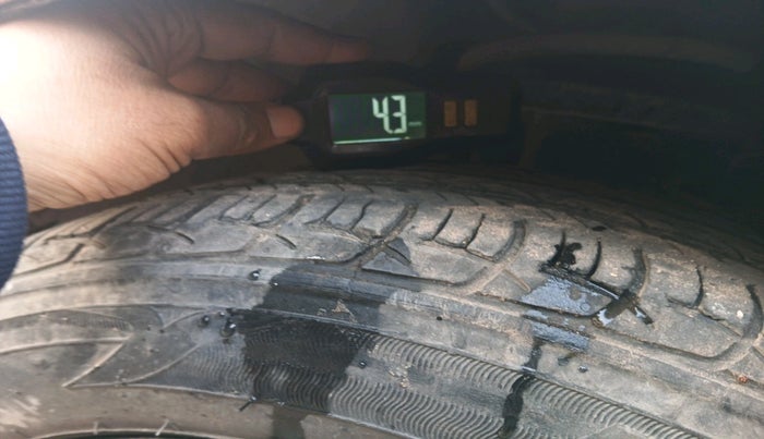 2013 Volkswagen Polo COMFORTLINE 1.2L PETROL, Petrol, Manual, 74,264 km, tyre