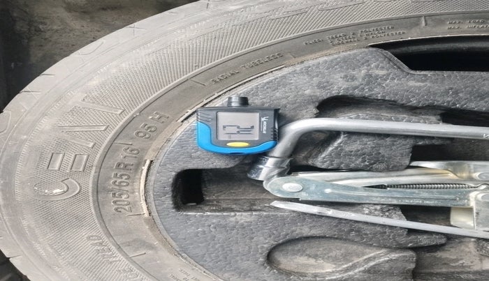 2018 Maruti Vitara Brezza ZDI PLUS, Diesel, Manual, 1,57,603 km, tyre