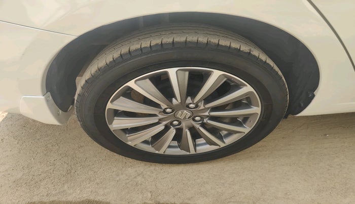 2022 Maruti Ciaz ALPHA 1.5 SHVS PETROL, Petrol, Manual, 45,407 km, tyre