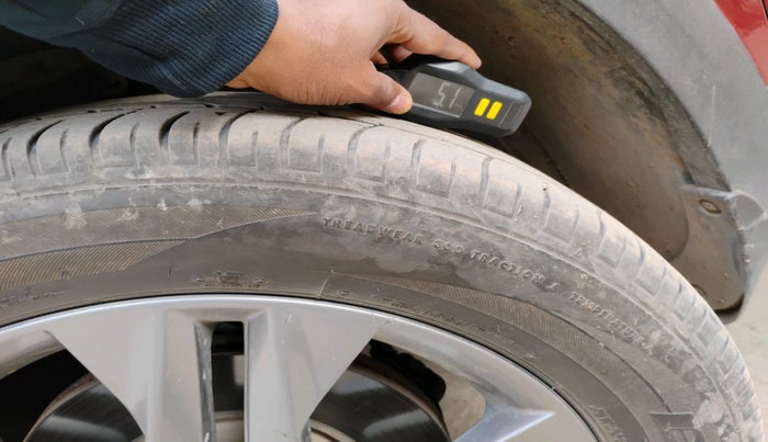 2019 KIA SELTOS HTX 1.5 DIESEL, Diesel, Manual, 1,23,302 km, tyre