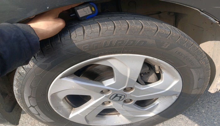 2014 Honda City 1.5L I-VTEC V MT, Petrol, Manual, 1,24,648 km, tyre